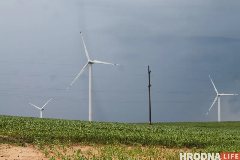 Ветракі пад Навагрудкам - прыклад зялёнай энергетыкі ў Беларусі