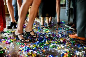 Шампанскае за 8 руб., карпаратыў - ад 50 руб. У МАРГ распавялі пра кошты на навагоднія прадукты і мерапрыемствы