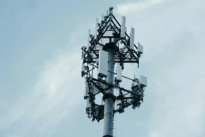 У Беларусі абяцаюць запусціць сетку 5G у 2025 годзе Вышка мабільнай сувязі. 4G або 5G