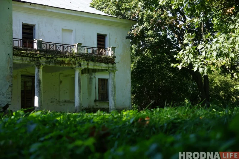 У Шчорсах прадаюць былую бібліятэку Храптовічаў — раней у ёй працаваў Адам Міцкевіч 