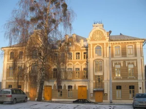 У Гродне за 42 рублі прадаюць стогадовую казарму