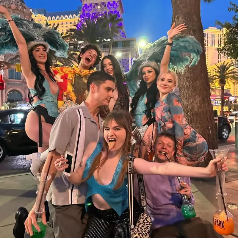 "Я б зрабіла гэта і бясплатна". Слонімчанка знялася ў фільме, які атрымаў пяць "Оскараў" Марыя Тычынская на здымках фільма "Анора". Фота: Instagram Марыі