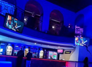 У Гродне прадаюць вядомы начны клуб — з абсталяваннем, штатам і базай кліентаў Клуб "Колизей 2000" в Гродно. Источник: Яндекс.Карты