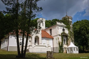 Сядзіба Сегеняў у Красках прымае наведвальнікаў, але патрапіць унутр не атрымаецца Сядзіба Сегеняў у Красках прымае наведвальнікаў, але патрапіць унутр не атрымаецца