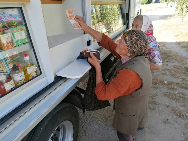 У вёсцы за 50 кіламетраў ад Гродна мясцовыя жыхары засталіся без хлеба і малака: аўталаўка прыязджае нерэгулярна У вёсцы за 50 кіламетраў ад Гродна мясцовыя жыхары засталіся без хлеба і малака: аўталаўка прыязджае нерэгулярна