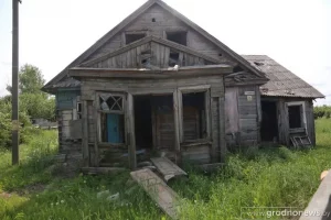 У Ашмянах пустуе і разбураецца дом, але знесці яго нельга. Чаму?