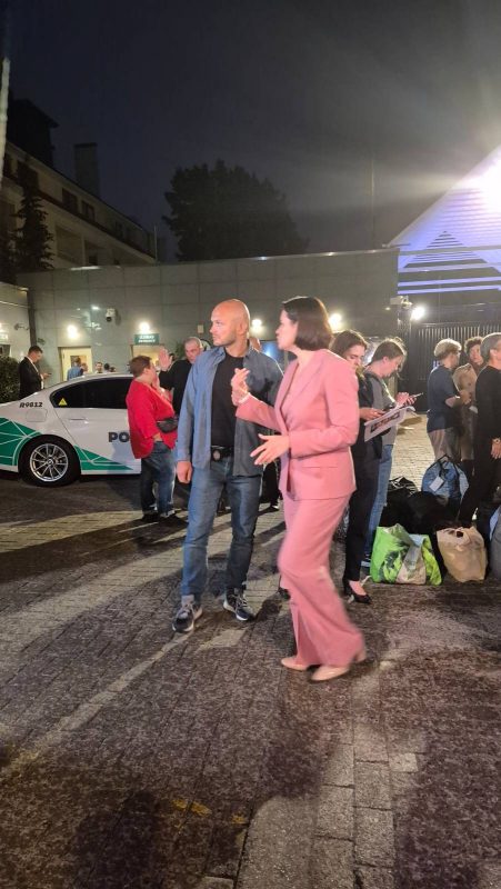 У Вільні сустракаюць Паўла Мажэйку і іншых вызваленых 11 верасня палітзняволеных (абноўлена)