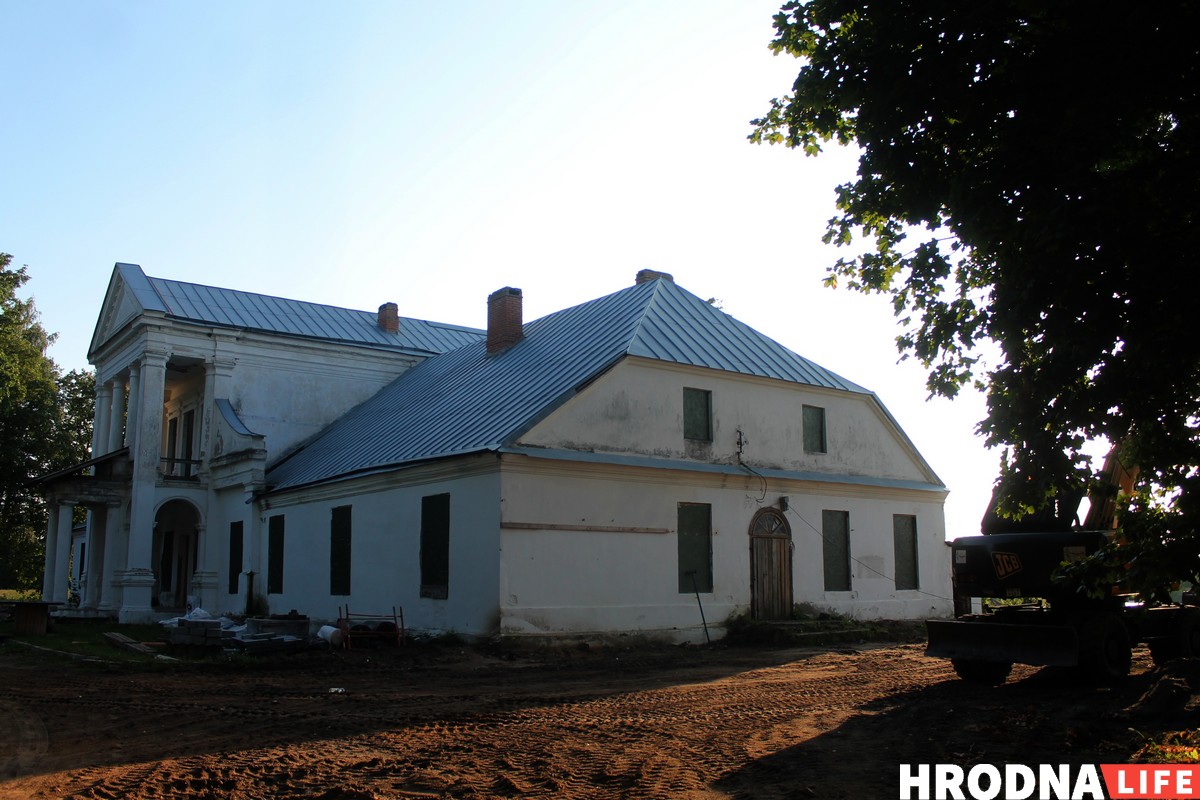 На аўкцыён па продажы маёнтка ў Падароску ніхто не зарэгістраваўся Сядзіба ў Падароску ў 2019 годзе. Фота: Hrodna.life