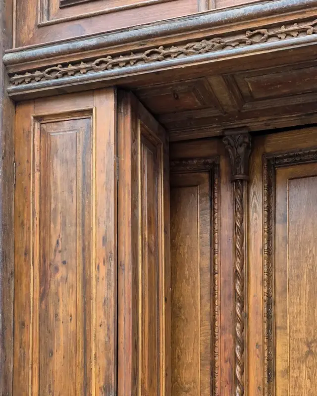 Таямніцы без замкоў. 7 гісторый, схаваных за дзвярыма гістарычных будынкаў Гродна