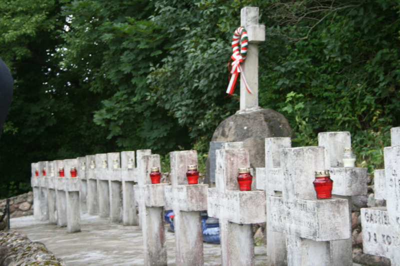 За границей ценят, у нас разрушают. Как "Гродненская правда" пишет о перезахоронении жертв войны в Беларуси и за рубежом
