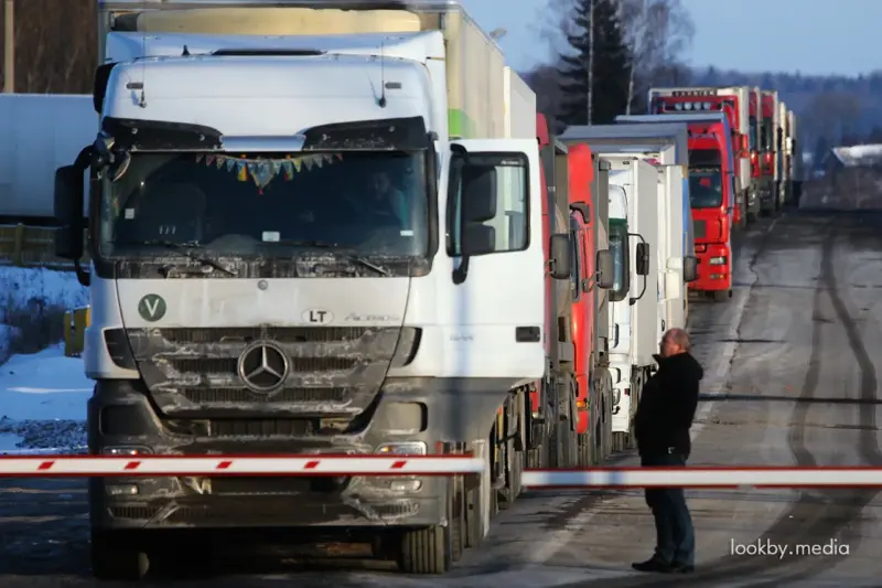 У Гродзенскай вобласці пачнуць рэканструкцыю пункта пропуску, дзе 20 гадоў не было рамонтаў Грузовики на белорусско-литовской границе - что будет когда начнется реконструкция пункта пропуска Каменный Лог © LookByMedia