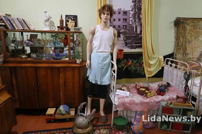 Лідскі музей ператварылі ў савецкую кватэру — паказваюць, як лідчане адзначалі Новы год у 60-я гады Лідскі музей ператварылі ў савецкую кватэру — паказваюць, як лідчане адзначалі Новы год у 60-я гады