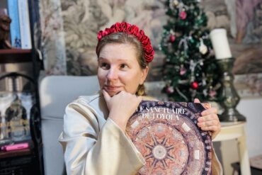 З Акрэсціна – у Forbes. Беларуска прадавала ў Чэхіі замкі, а цяпер вучыць, як стаць арыстакратам