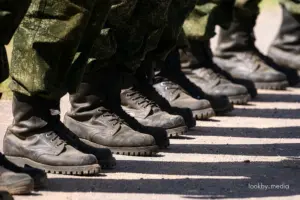 Студэнты павіншавалі ўніверсітэт імя Купалы з Днём нараджэння войска армія