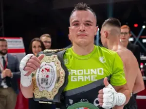 Баксёр-эмігрант вярнуўся з Польшчы ў Беларусь — яго падазраюць у супрацоўніцтве са спецслужбамі Баксёр-эмігрант вярнуўся з Польшчы ў Беларусь — яго падазраюць у супрацоўніцтве са спецслужбамі