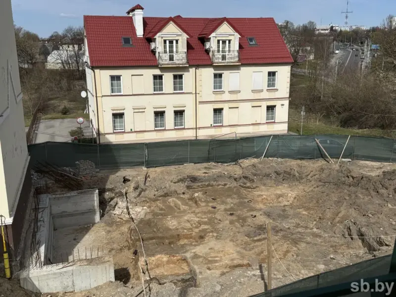 Могілкі XVI-XVII стст., знойдзеныя на вуліцы Малой Траецкай. Фота: Юлія Кіпарына, СБ