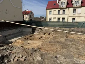 Могілкі XVI-XVII стст., знойдзеныя на вуліцы Малой Траецкай. Фота: Юлія Кіпарына, СБ