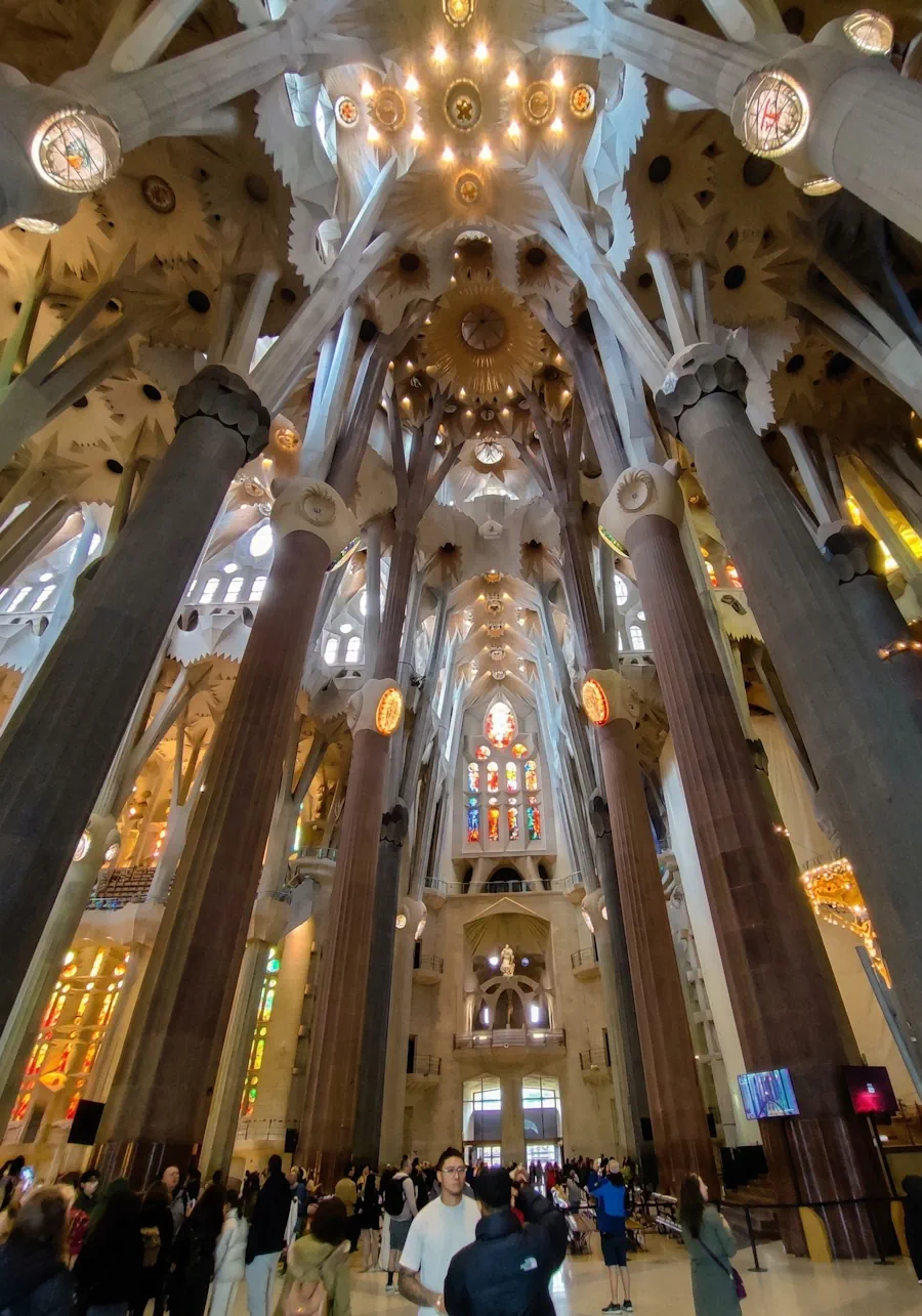 Барселонская Саграда-Фамілія — самы высокі храм у свеце.