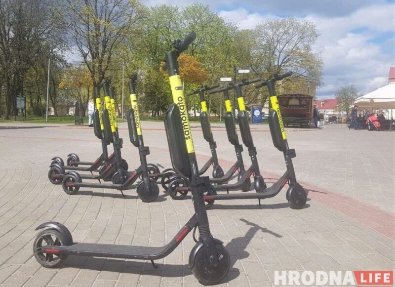 Электросамокаты в центре Гродно. Фото: Татьяна Сидляревич