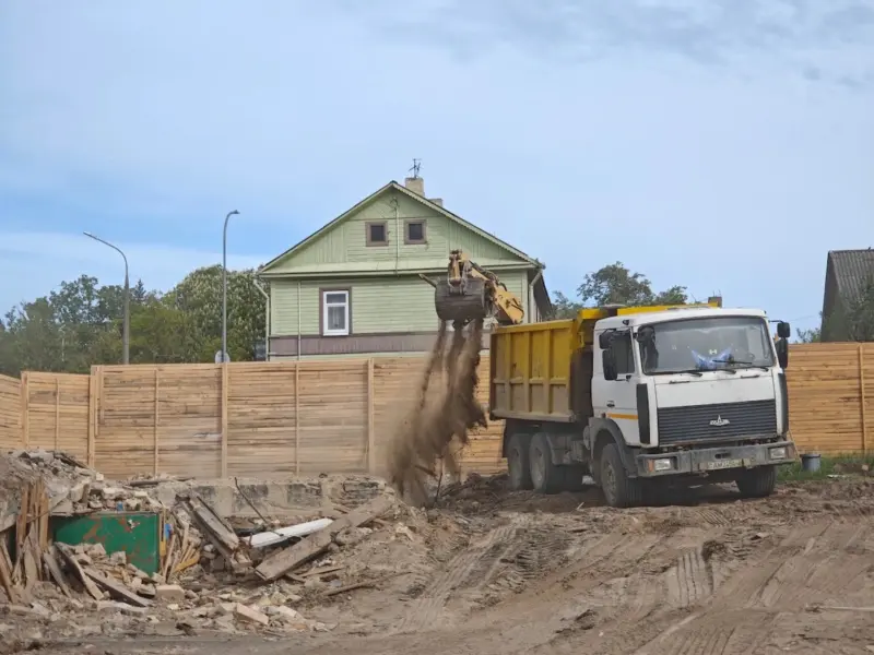 У Гродне «адрэстаўравалі» яшчэ адзін дом — знеслі яго У Гродне «адрэстаўравалі» яшчэ адзін дом — знеслі яго