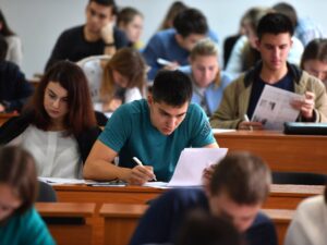 У Гродне выпускнік сам «размеркаваў» сябе ў краму - атрымаў год умоўна